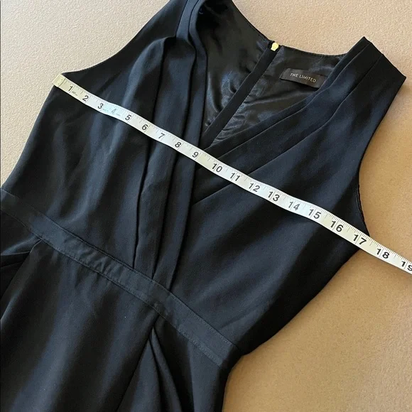 The Limited - Picture 5 of 10